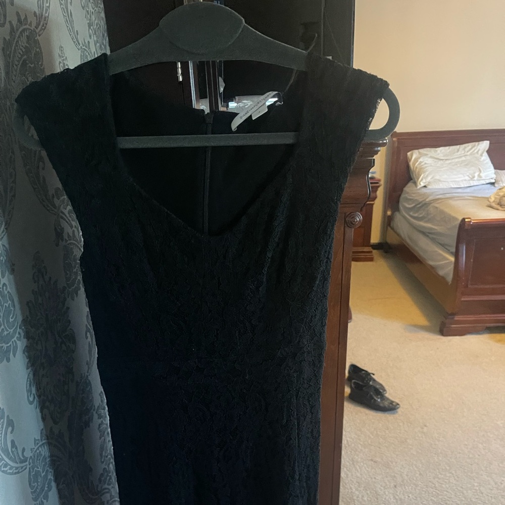 100% silk Diane Von Furstenberg lace black dress, Excellent condition